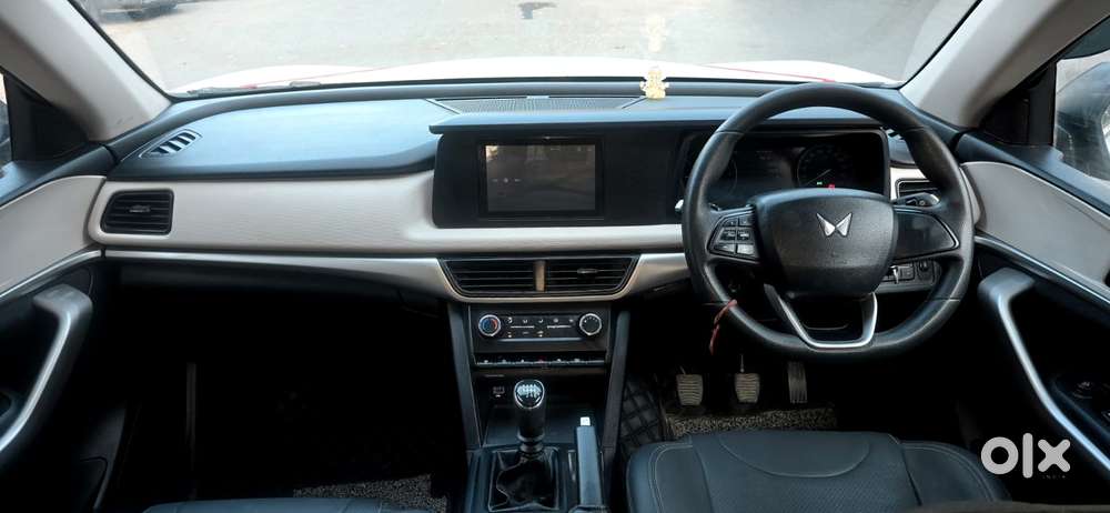 Mahindra Xuv700 Mx Diesel Mt 5 Str (e), 2022, Diesel