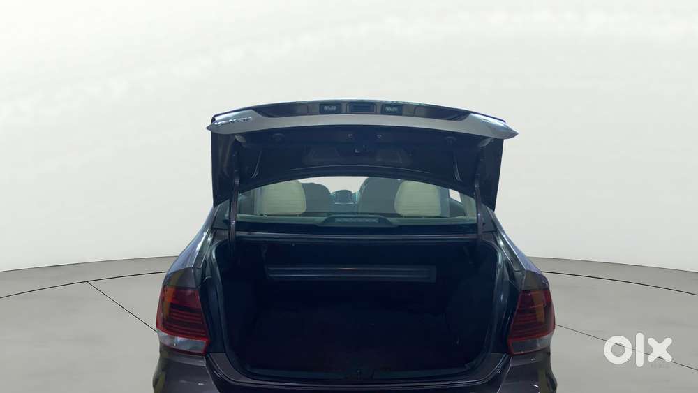 Volkswagen Vento 2013-2015 1.6 Highline, 2016, Petrol
