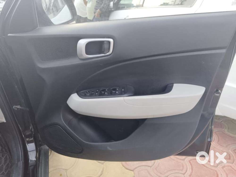 Hyundai Venue 1.2 S (o), 2022, Petrol