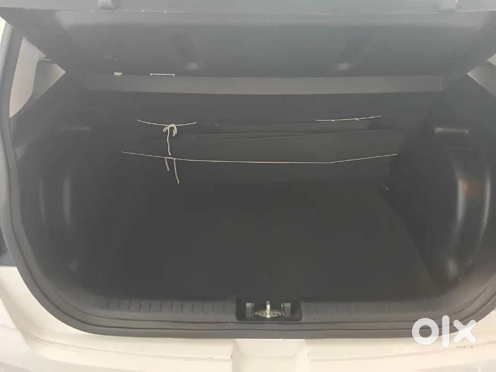 2nd Owner, Sx Top Model , Fully Insured , With Sunroof