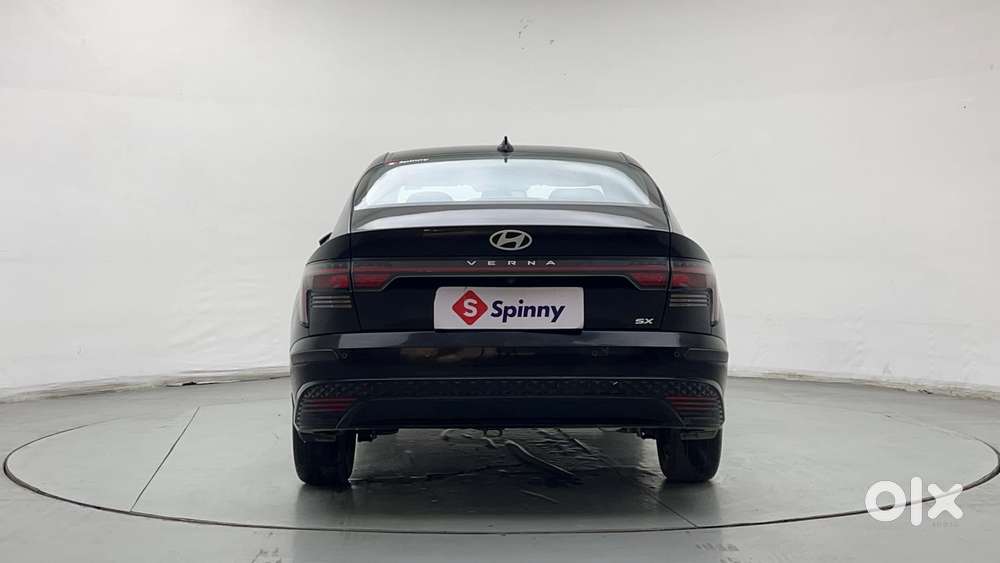 Hyundai Verna 1.5 Sx Petrol Mt, 2023, Petrol