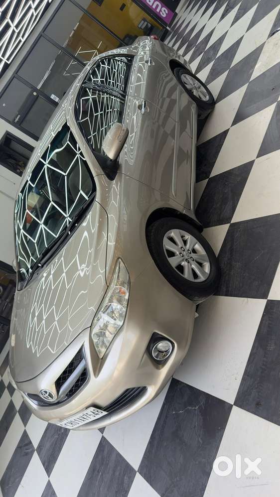 Toyota Corolla Altis 2013