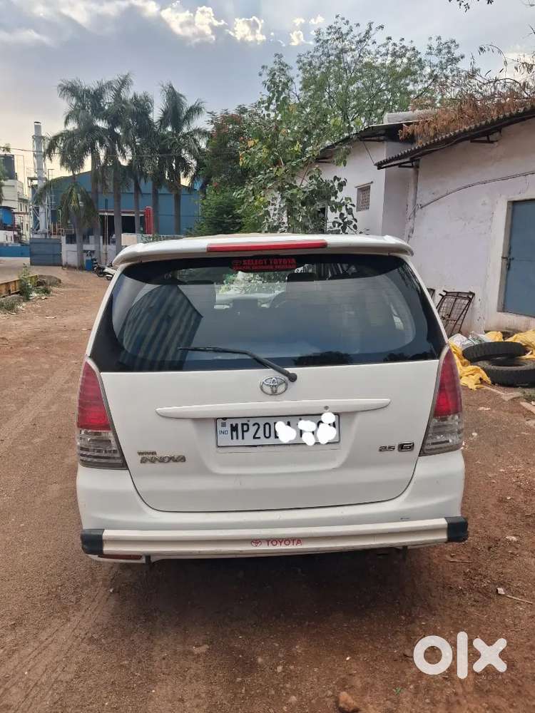 Toyota Innova 2010 Diesel Well Maintained