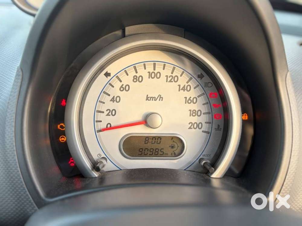 Maruti Suzuki Ritz Vxi, 2011, Petrol