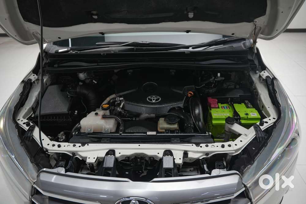 Toyota Innova Crysta 2.4 V 8 Str, 2016, Diesel