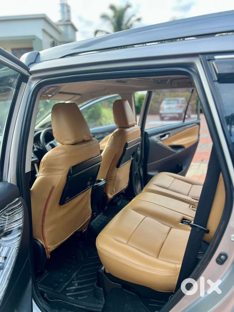 Toyota Innova Crysta 2.4 V, 2016, Diesel
