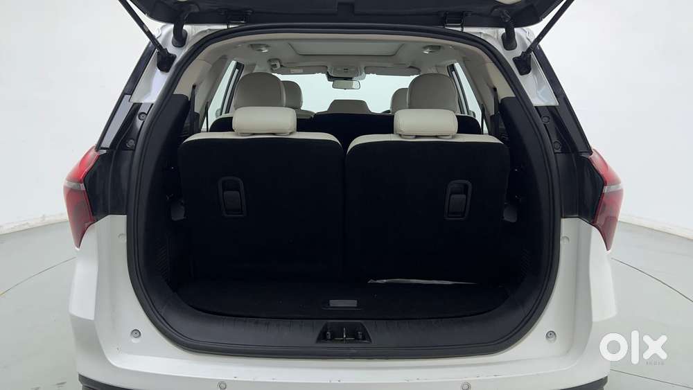 Mahindra Xuv700 2.0 Ax 7 Petrol At Luxury Pack Str, 2023, Petrol
