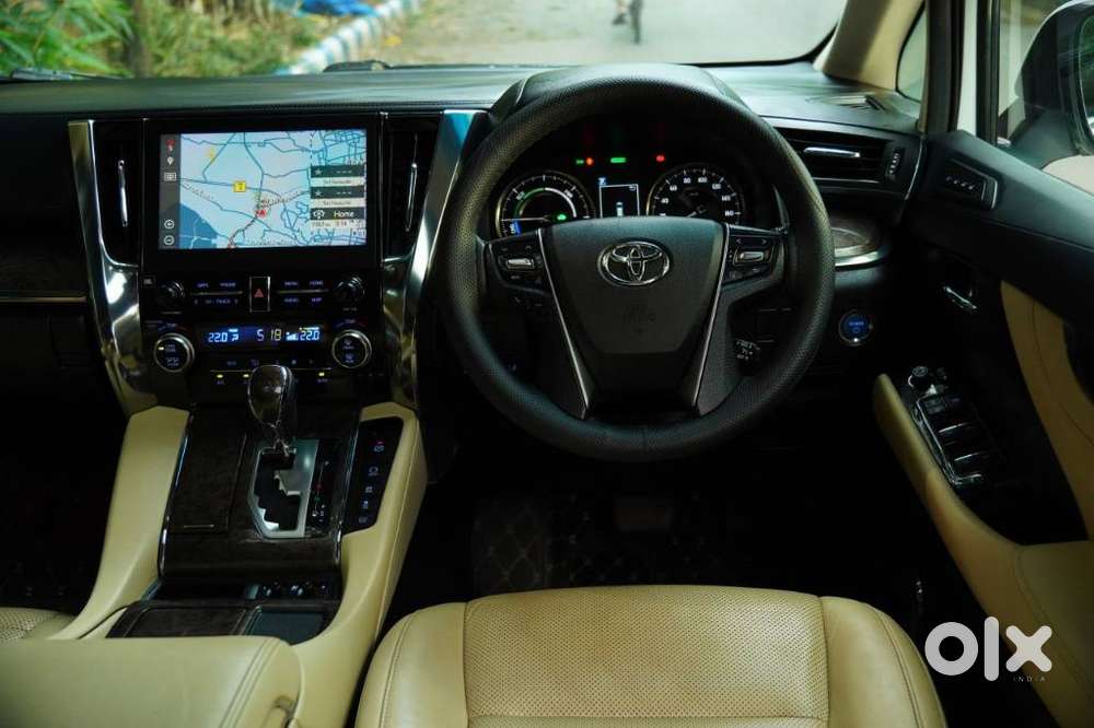 Toyota Vellfire 2.5 Hybrid, 2022, Petrol