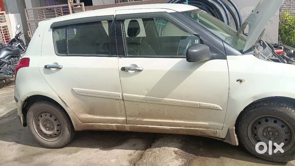 Maruti Suzuki Swift Vxi 2009 New Tyre Ac Gas Filling Just