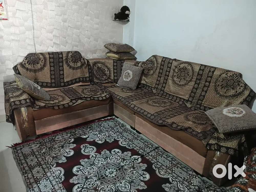 L-Shape 5 Seater Sofa Set – 2 Years Old – Good Condition