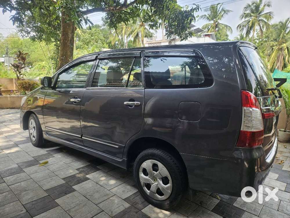 Toyota Innova 2015 Diesel Well Maintained