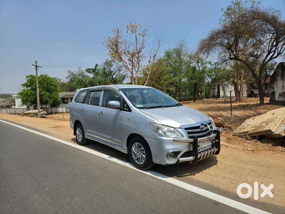 Toyota Innova 2012 Diesel Well Maintained