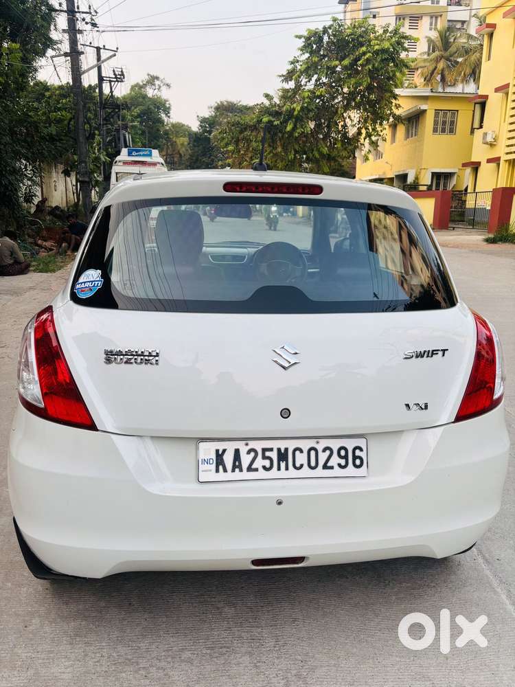 Maruti Suzuki Swift Vxi Optional, 2017, Petrol