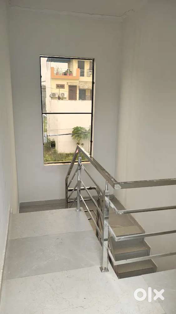 100gaj,2bhk ready to move house on sale near funcity