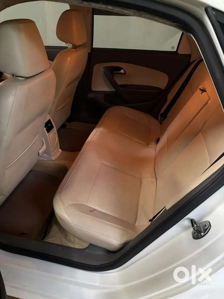 Volkswagen Vento Petrol Highline 2012