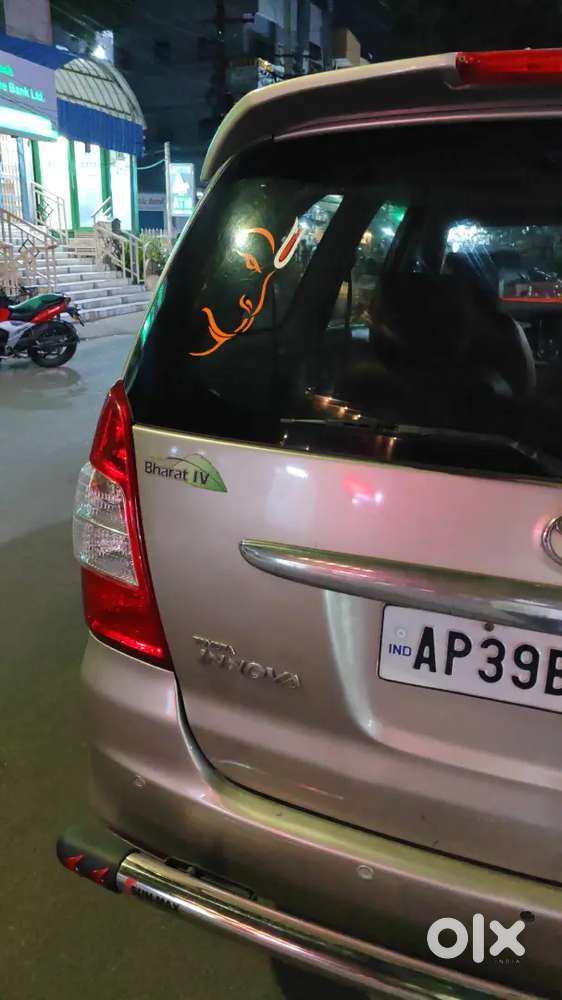 Toyota Innova 2010