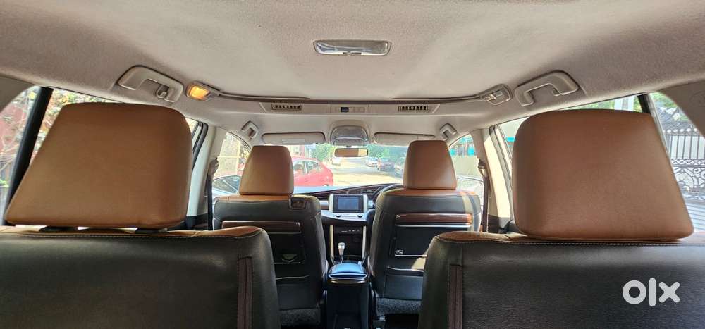 Toyota Innova Crysta 2.8z Automatic, 2016, Diesel