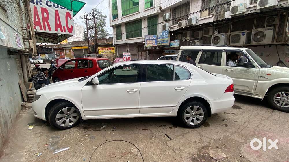Skoda Superb Petrol 2013