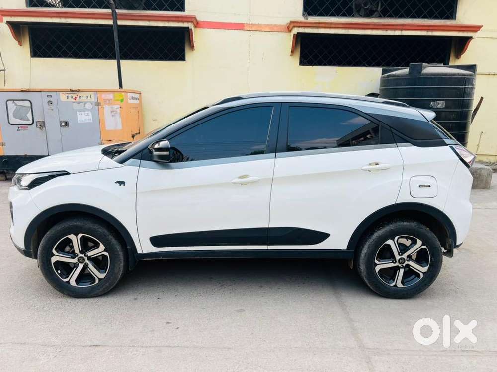 Tata Nexon Xz +s Showroom Track Completely