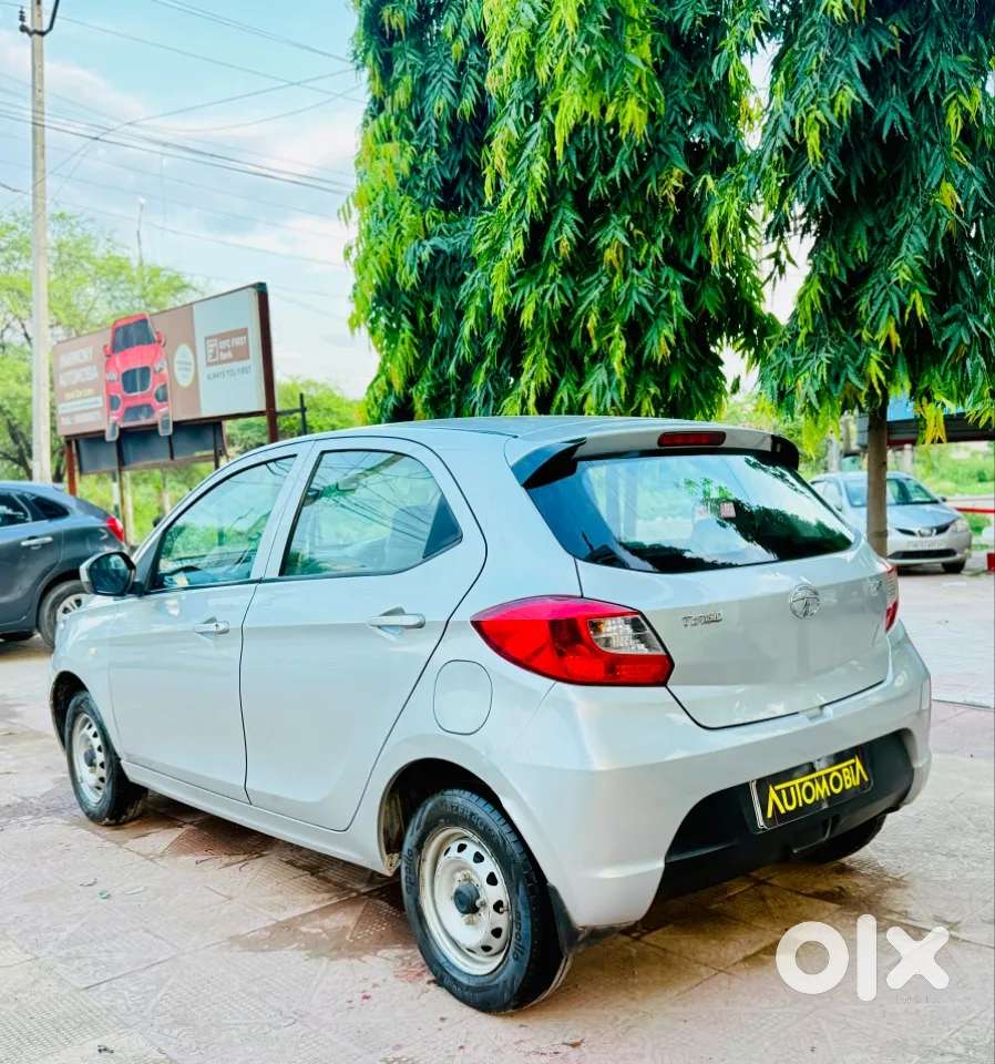 Tata Tiago Xe, 2017, Petrol