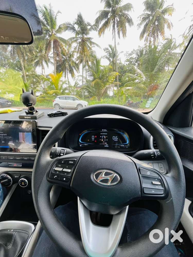 Hyundai Venue Petrol 2023