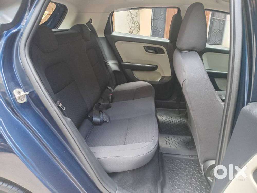 Tata Altroz 1.2 Xm Plus, 2023, Petrol