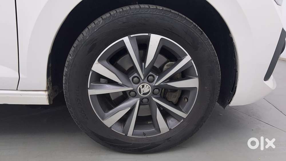 Skoda Slavia Style 1.5l Tsi Dsg, 2023, Petrol