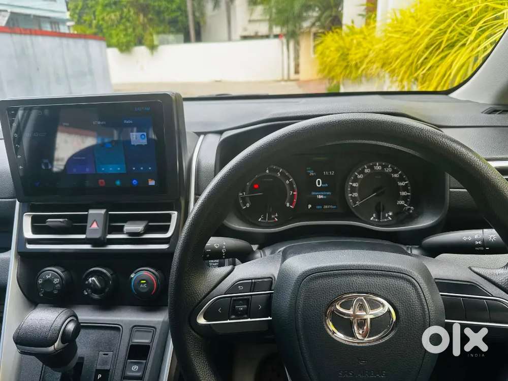 Toyota Innova Hycross 2024