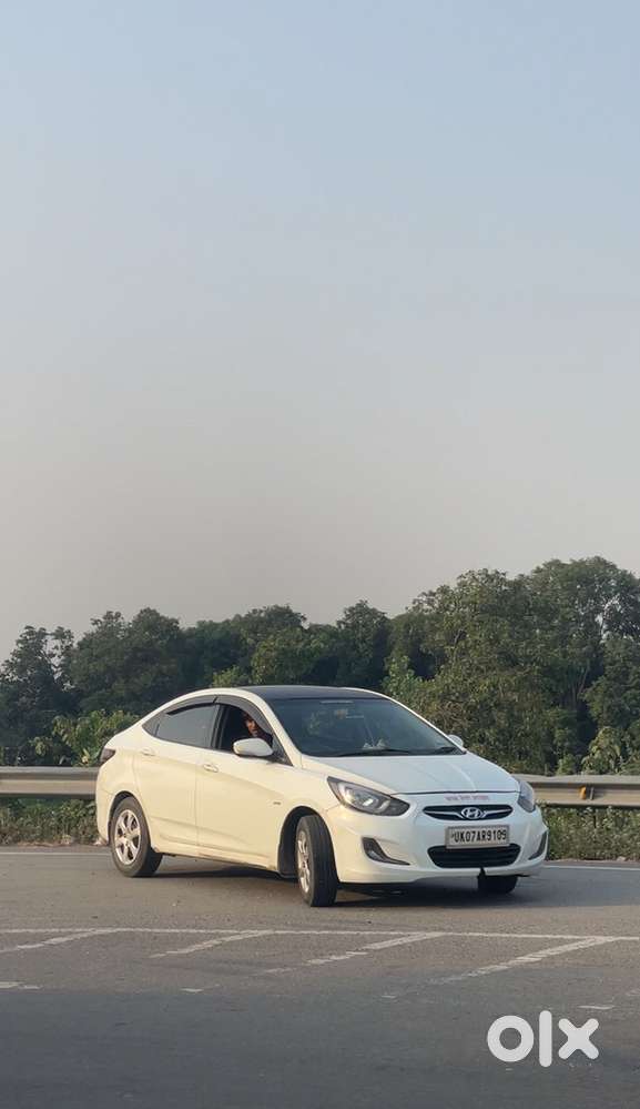 Hyundai Verna Petrol 2012