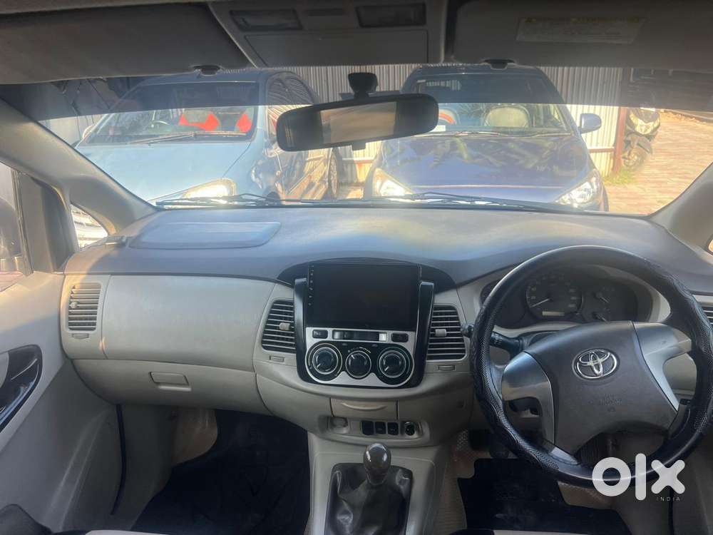 Toyota Innova 2.5 G (diesel) 8 Seater, 2015, Diesel