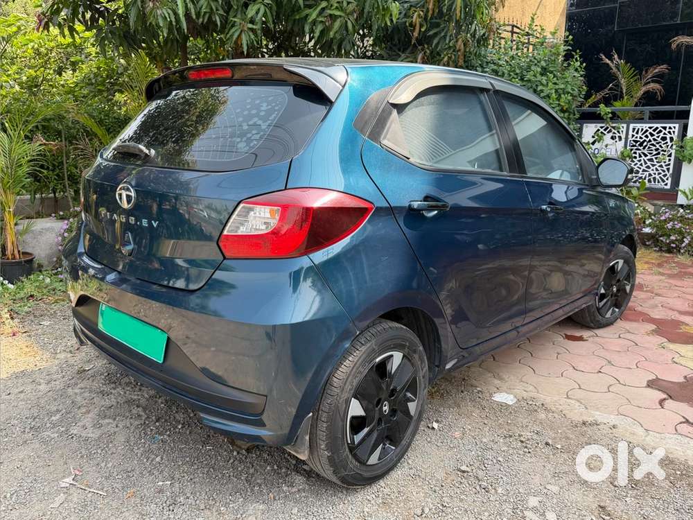 Top Variant With Premium Features And Excellent Driving Condition.