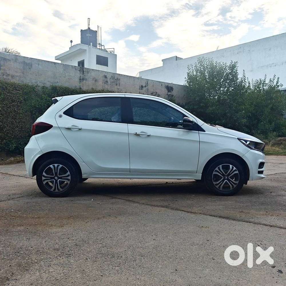 Tata Tiago 1.2 Revotron Xt Cng, 2024, Cng & Hybrids