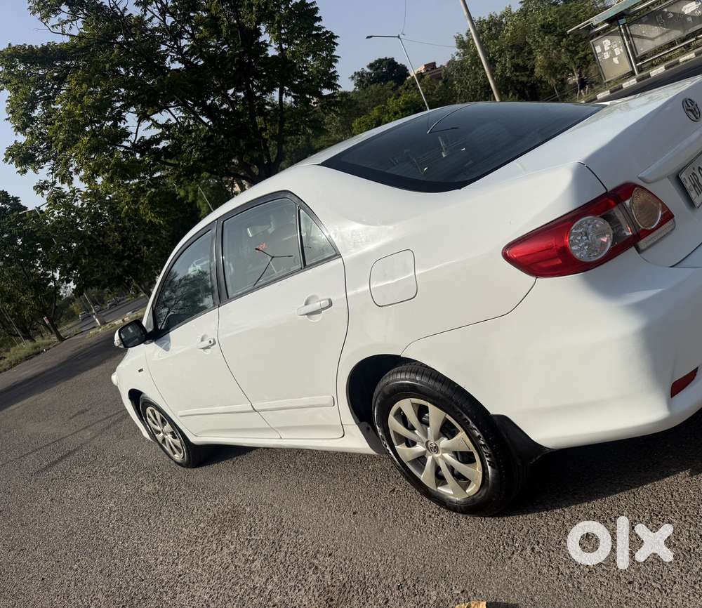 Toyota Corolla Altis Facelift, 2012, Petrol