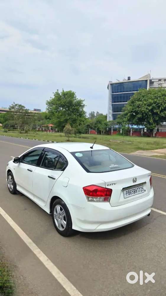 Honda City 2009
Passing 2029 Cng Fitted On Rc Insurance Valid