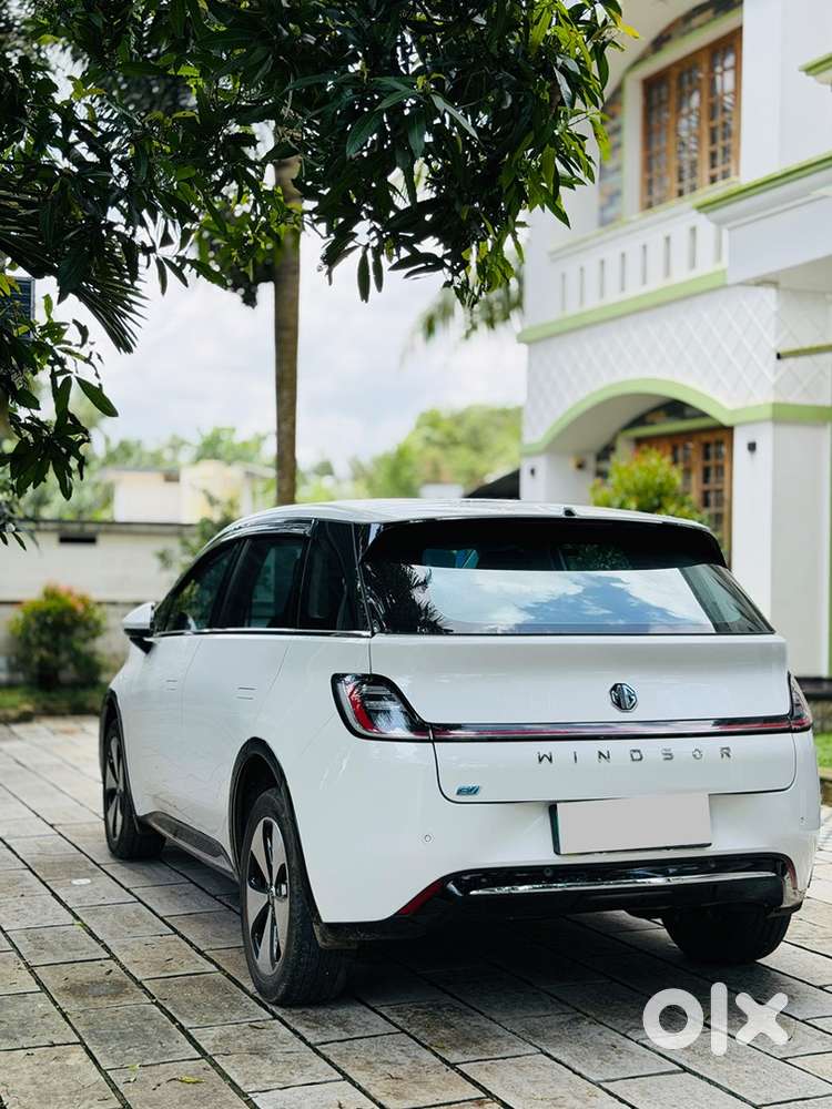 Mg Windsor Ev Essence 2025