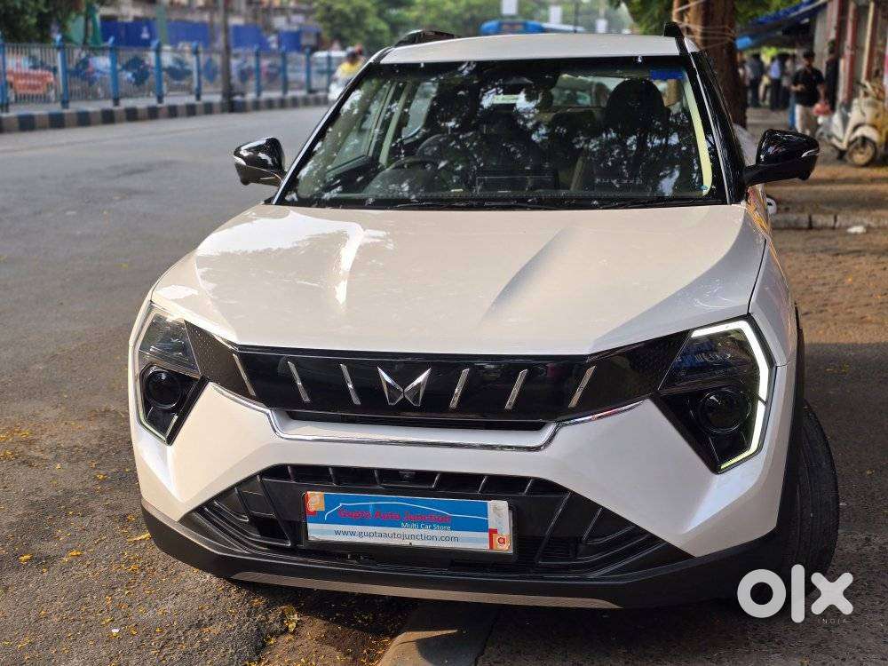 Mahindra Xuv 3xo Ax5 Pm Mt, 2025, Petrol