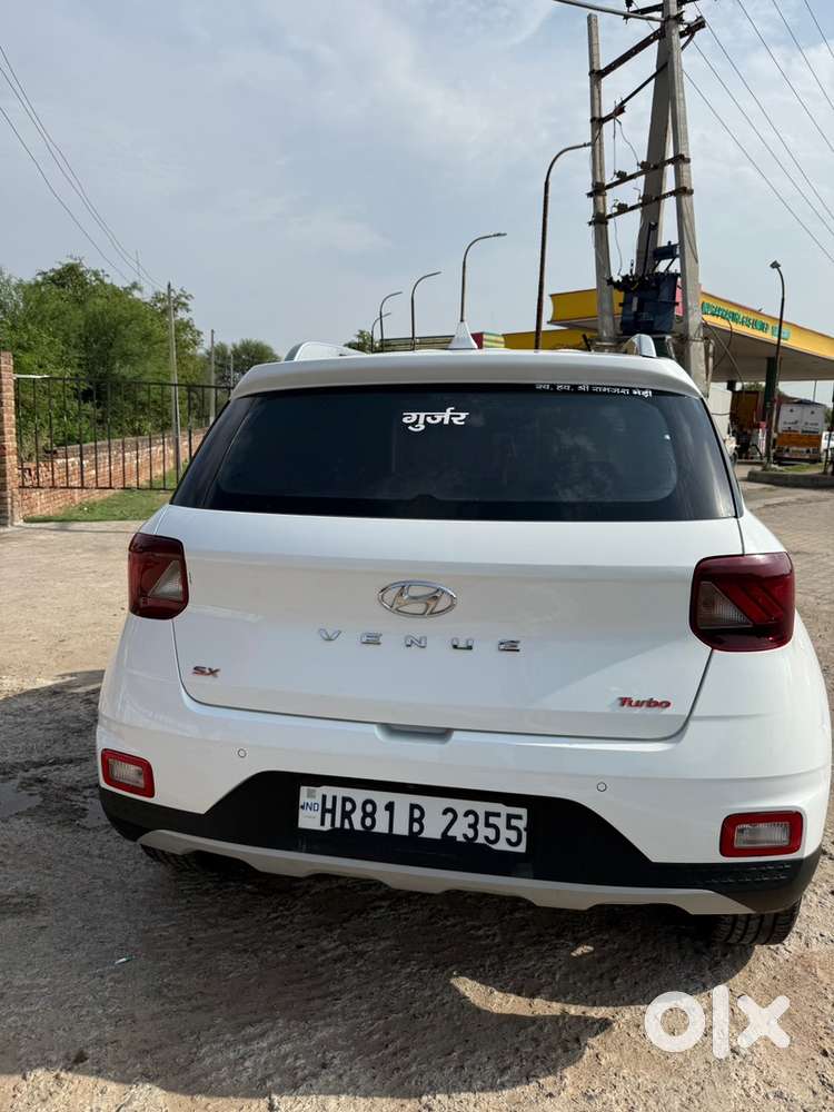 Hyundai Venue Petrol 2022
