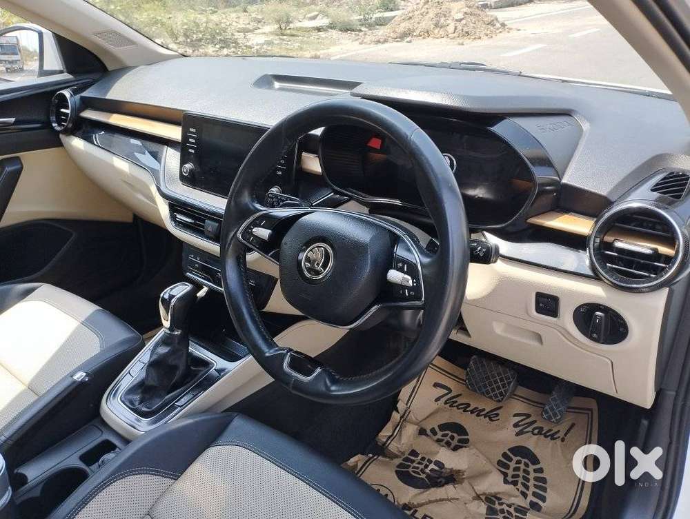 Skoda Slavia 1.0 Tsi Style At, 2023, Petrol
