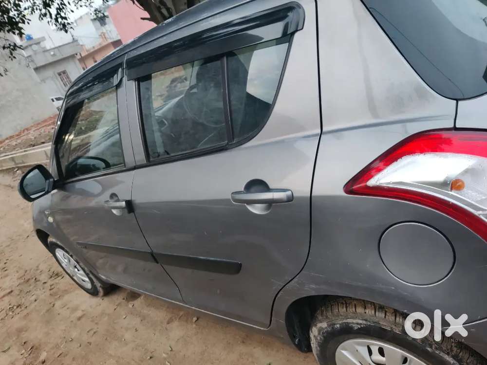Maruti Suzuki Swift Lxi 2017