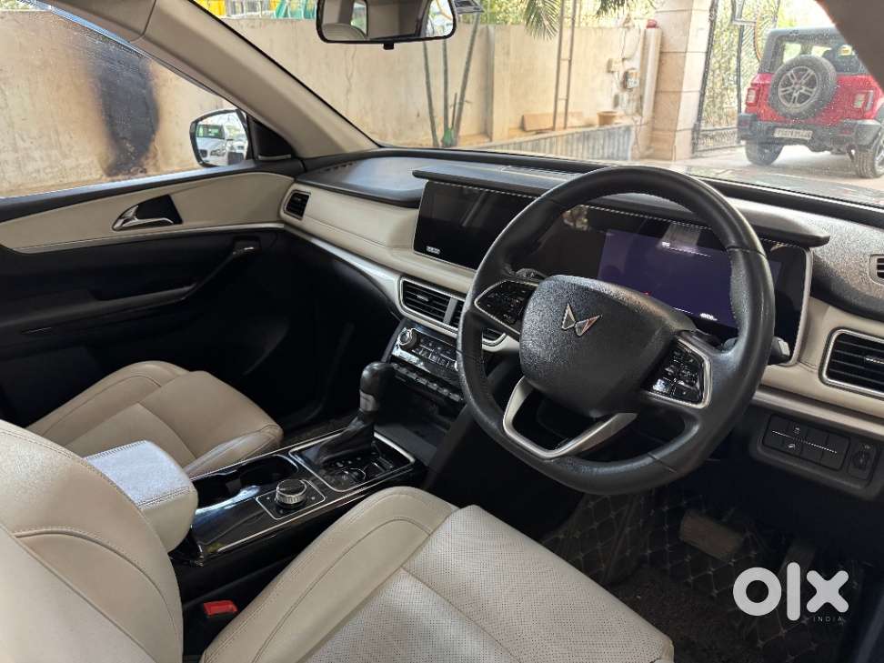 Mahindra Xuv700 2.2 Ax 7 Diesel At Luxury Pack Str, 2021, Diesel