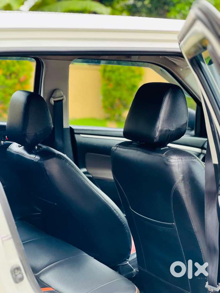 Maruti Suzuki Swift Vxi With Abs, 2017, Petrol