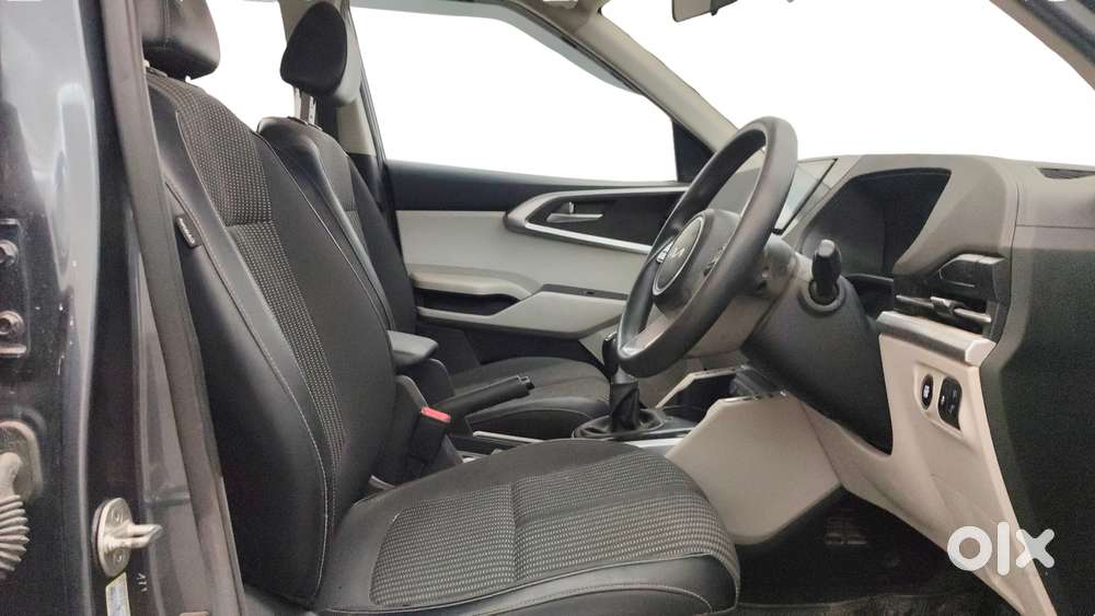 Kia Carens 1.5 Prestige Plus 7 Str Imt, 2022, Petrol