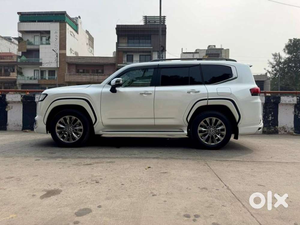 Toyota Land Cruiser Zx Petrol, 2025, Petrol
