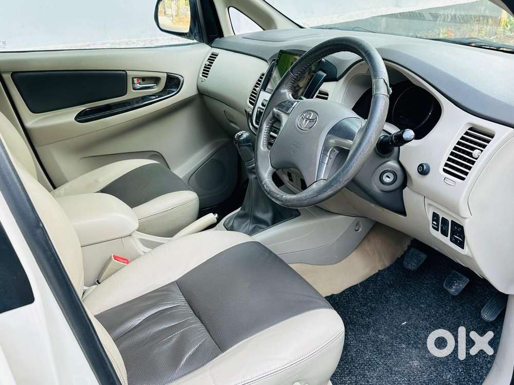 Toyota Innova 2.5 Z Diesel 7 Seater, 2015, Diesel