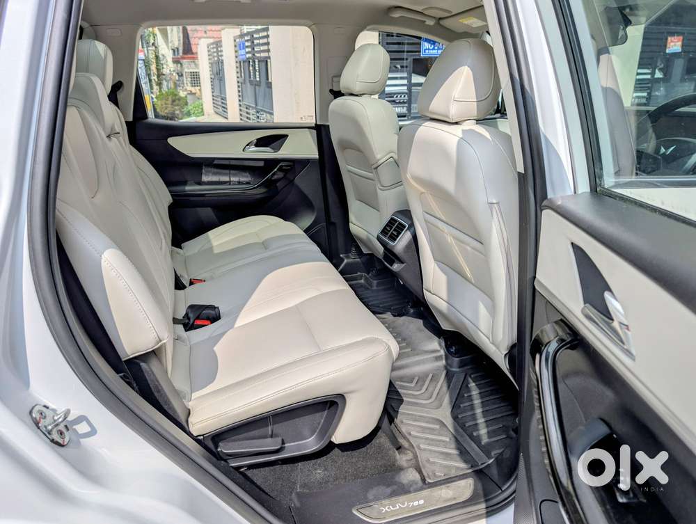 Mahindra Xuv700 2.2 Ax 7 Diesel At Luxury Pack Str, 2023, Diesel