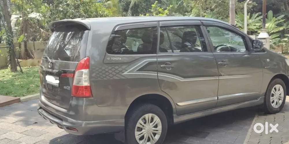 Toyota Innova 126000 Km Driven