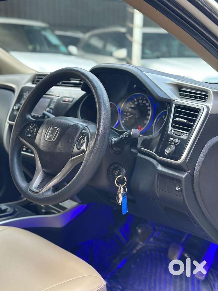Honda City I-vtec V, 2017, Petrol