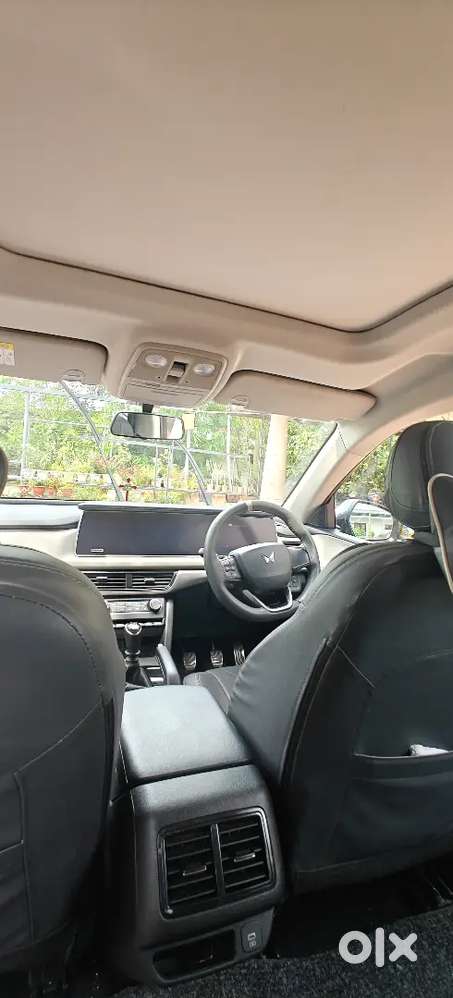 Xuv 700 Ax5 Midnight Black