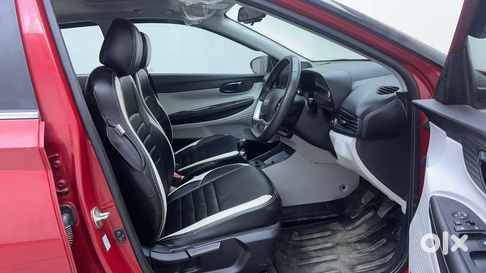 Hyundai New I20 1.2 Asta (o) Mt Dual Tone, 2023, Petrol