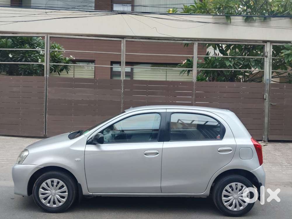 Toyota Etios Liva G, 2012, Petrol